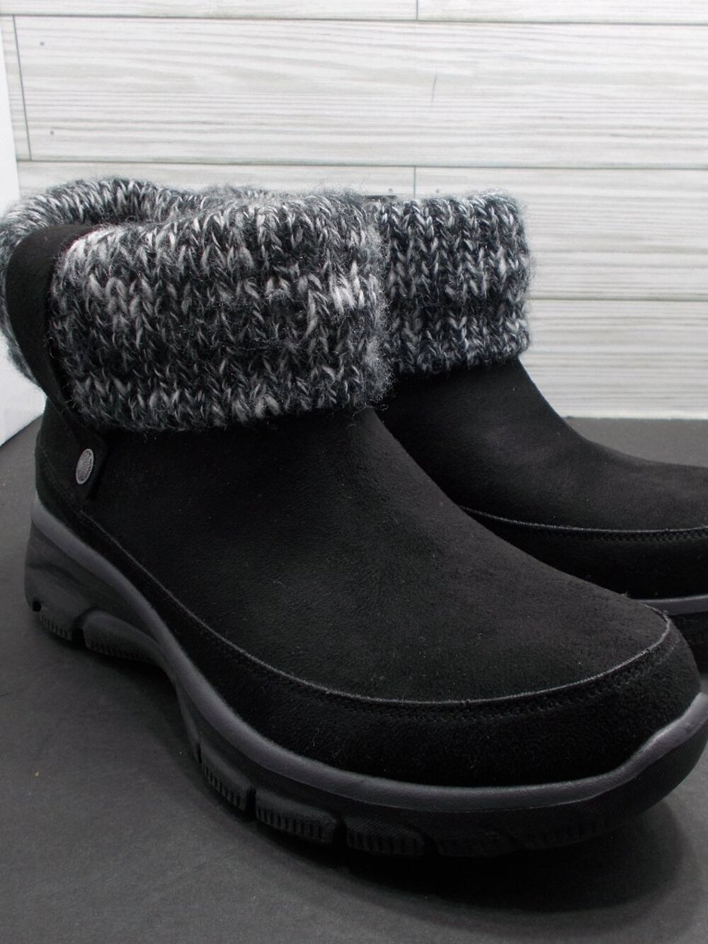Skechers Easy Going Sweater Top Ankle Boots Size 7.5